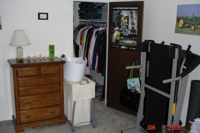 walkinclosetinmybedroom.jpg
