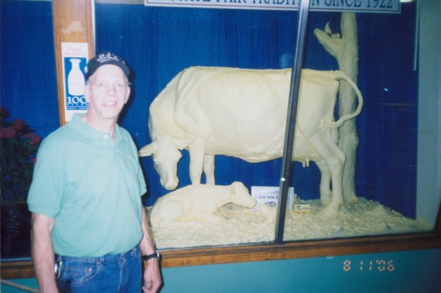 darrellandtheilstatefairbuttercow.jpg